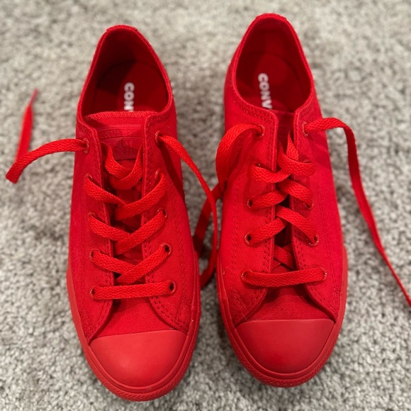 NEW- Converse Chuck Taylor All Star Lo Monochrome Sneaker - RED - Picture 3 of 4